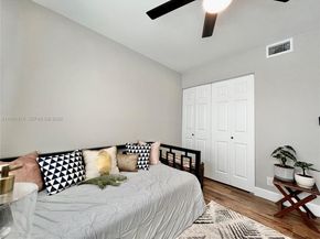 10019 Winding Lake Rd 202, Sunrise FL 33351