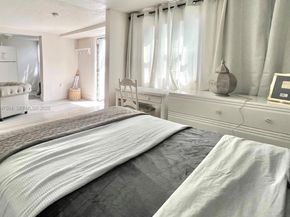 21 NE 53 St, Miami FL 33137