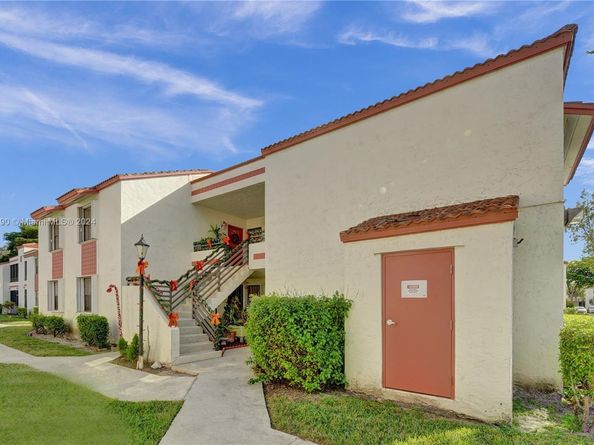1104 N Hiatus Rd 1104, Pembroke Pines FL 33026