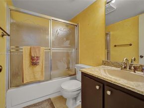 1104 N Hiatus Rd 1104, Pembroke Pines FL 33026