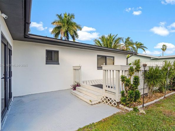 3392 NW 63rd St, Fort Lauderdale FL 33309