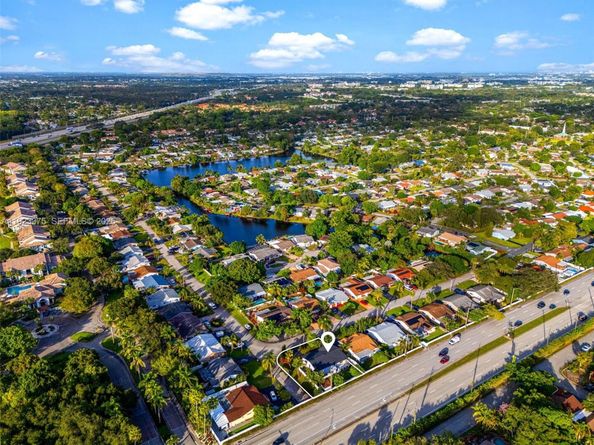 3392 NW 63rd St, Fort Lauderdale FL 33309