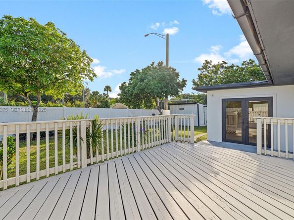 3392 NW 63rd St, Fort Lauderdale FL 33309