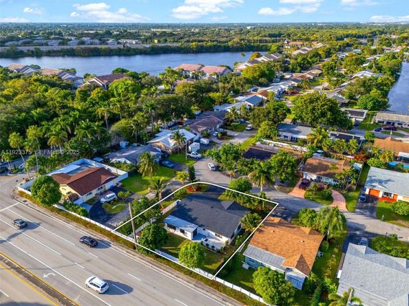 3392 NW 63rd St, Fort Lauderdale FL 33309