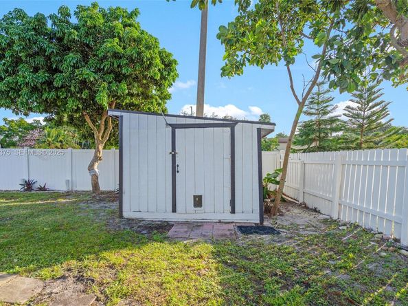 3392 NW 63rd St, Fort Lauderdale FL 33309