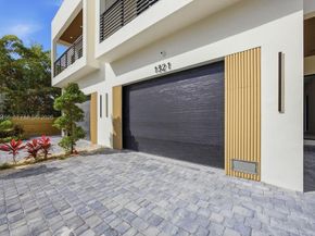 1321 NE 13th Ave, Fort Lauderdale FL 33304