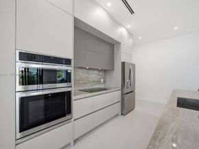 1321 NE 13th Ave, Fort Lauderdale FL 33304