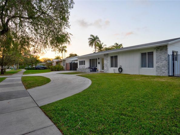 9311 Sterling Dr, Cutler Bay FL 33157