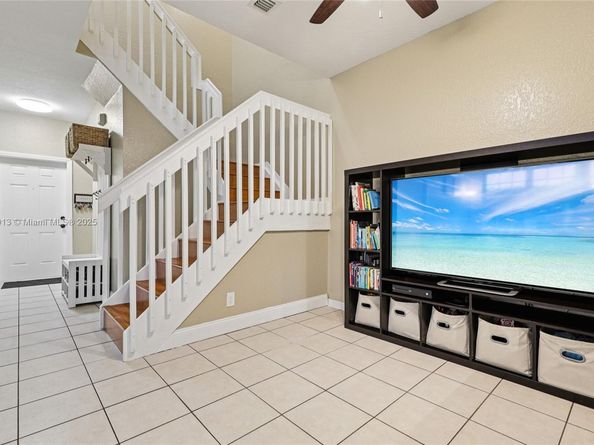 3860 NW 90th Way, Sunrise FL 33351