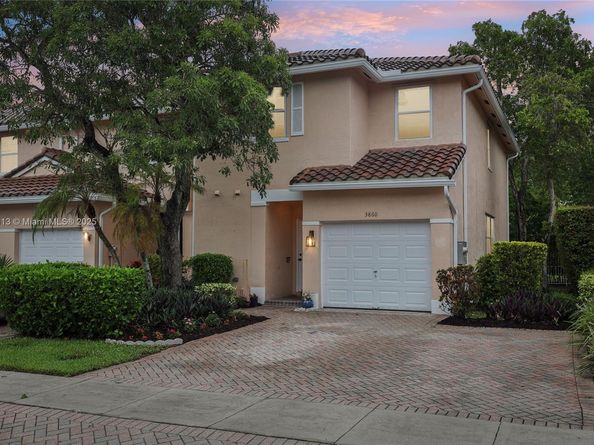 3860 NW 90th Way, Sunrise FL 33351