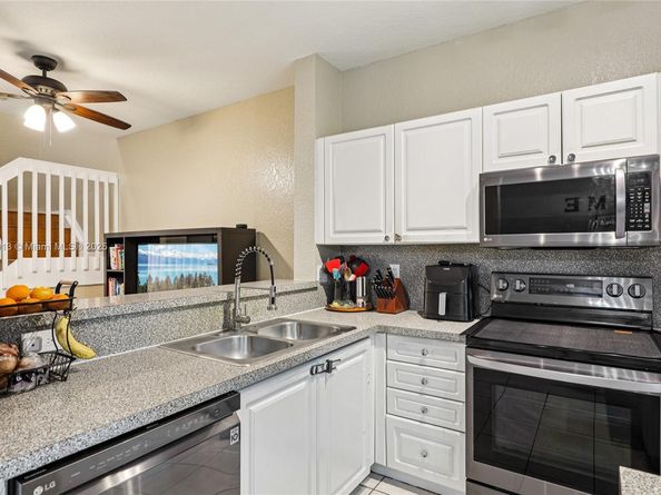 3860 NW 90th Way, Sunrise FL 33351