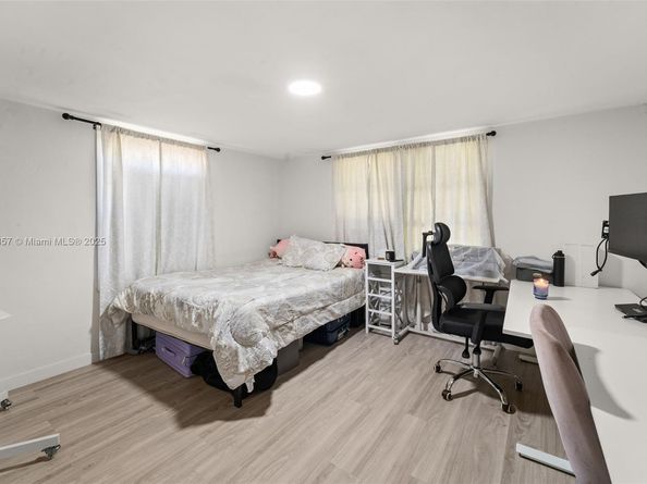 349 NW 41st St, Miami FL 33127