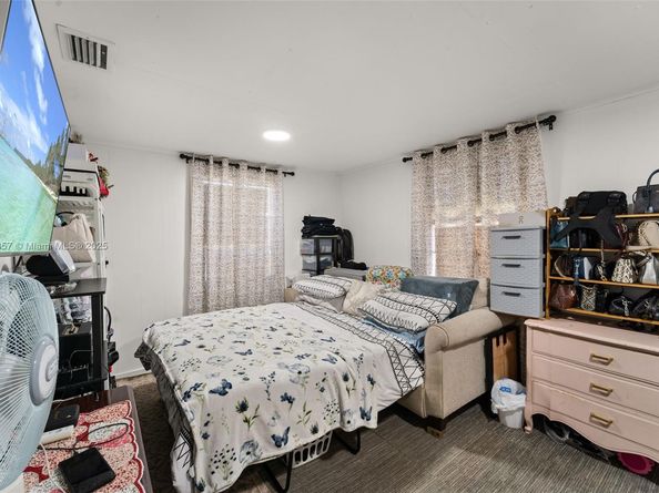349 NW 41st St, Miami FL 33127