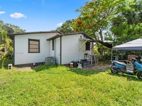 349 NW 41st St, Miami FL 33127