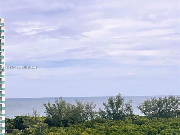 300 Bayview Dr 915, Sunny Isles Beach FL 33160