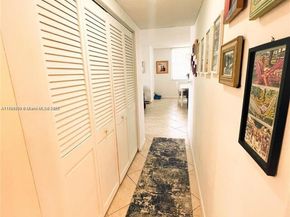 300 Bayview Dr 915, Sunny Isles Beach FL 33160