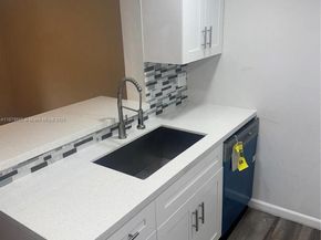 3183 Coral Lake Dr 3183, Coral Springs FL 33065