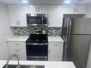 3183 Coral Lake Dr 3183, Coral Springs FL 33065