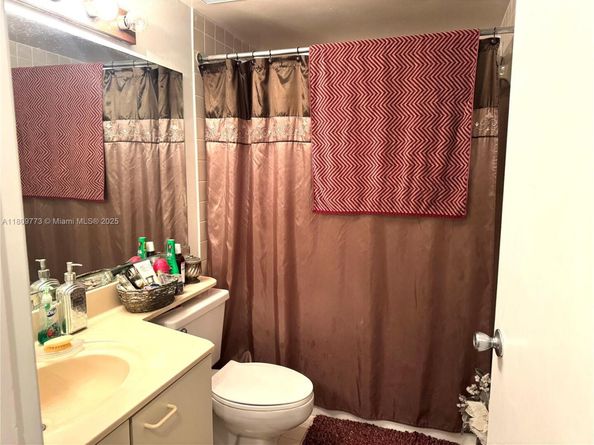 6276 NW 186th St 305, Hialeah FL 33015