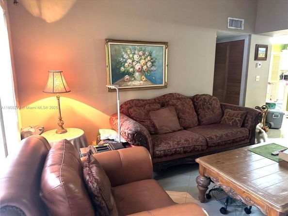 6276 NW 186th St 305, Hialeah FL 33015