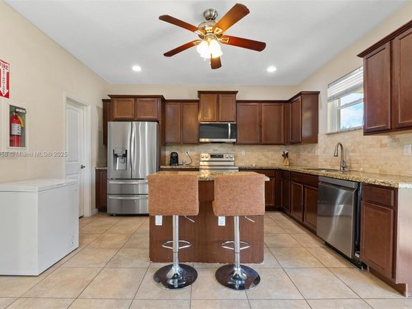 2147 NW 15th Pl, Homestead FL 33030