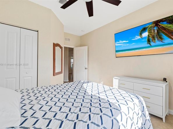 2147 NW 15th Pl, Homestead FL 33030