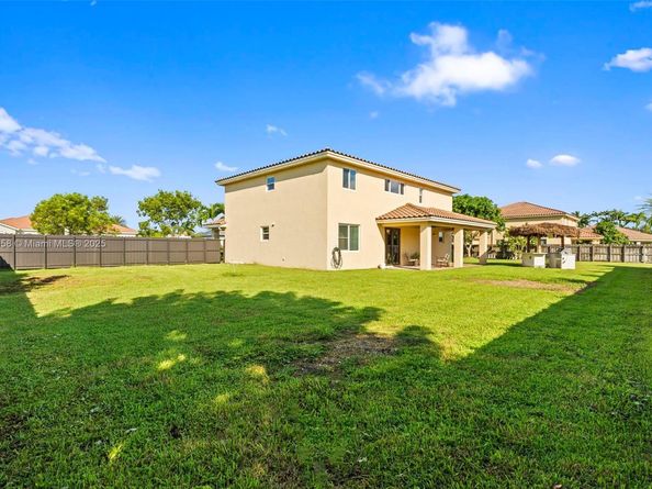 2147 NW 15th Pl, Homestead FL 33030