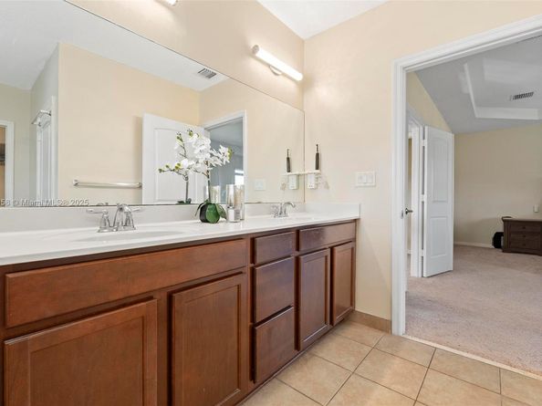 2147 NW 15th Pl, Homestead FL 33030
