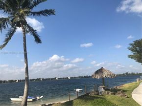112 Lake Emerald Dr 109, Oakland Park FL 33309