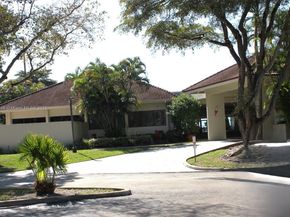 112 Lake Emerald Dr 109, Oakland Park FL 33309