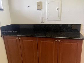110 Lake Emerald Dr 203, Oakland Park FL 33309