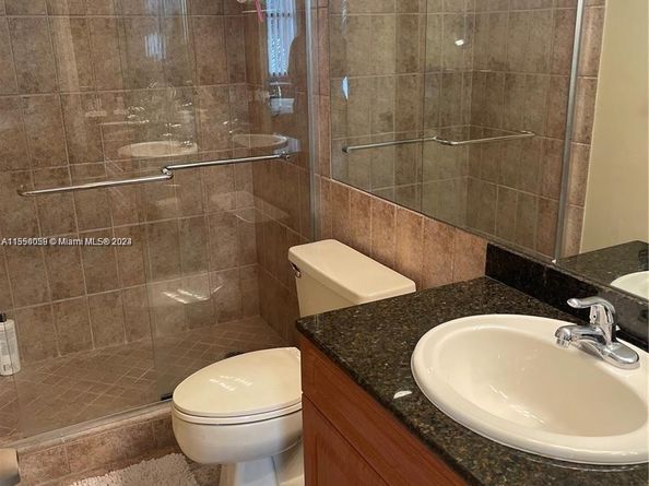 110 Lake Emerald Dr 203, Oakland Park FL 33309