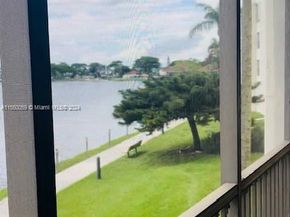 110 Lake Emerald Dr 203, Oakland Park FL 33309