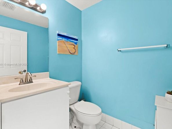 4086 NW 92nd Ave, Sunrise FL 33351