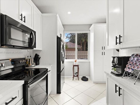 4086 NW 92nd Ave, Sunrise FL 33351