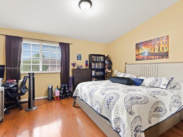 4086 NW 92nd Ave, Sunrise FL 33351