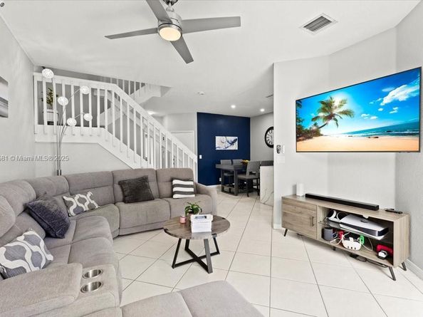 4086 NW 92nd Ave, Sunrise FL 33351