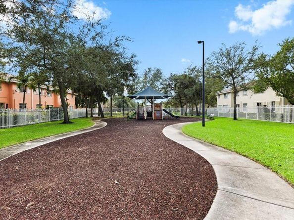 4086 NW 92nd Ave, Sunrise FL 33351