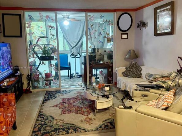 2649 NW 48th Ter 334, Lauderdale Lakes FL 33313