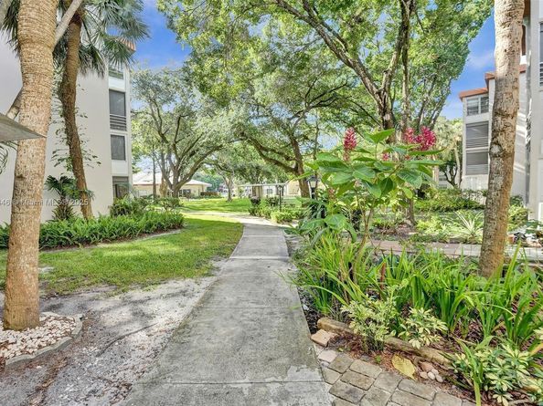2649 NW 48th Ter 334, Lauderdale Lakes FL 33313