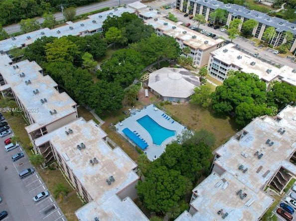 2649 NW 48th Ter 334, Lauderdale Lakes FL 33313