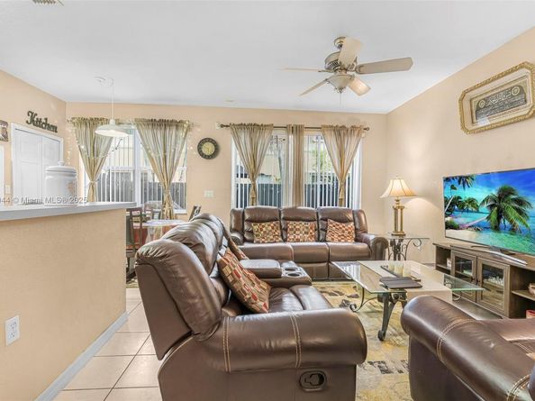 12540 SW 125th St, Miami FL 33186