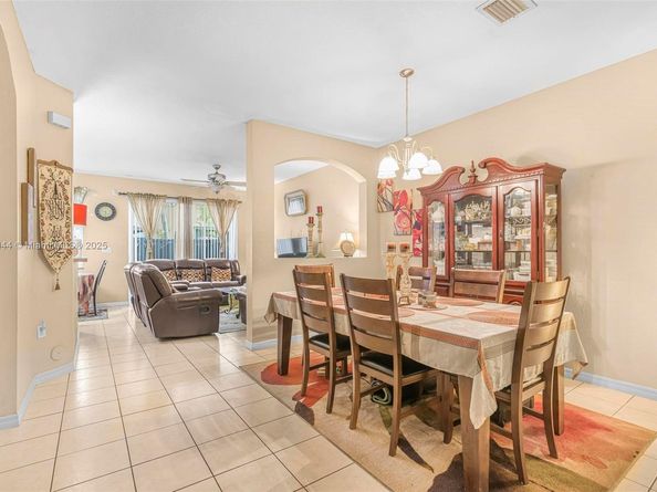12540 SW 125th St, Miami FL 33186