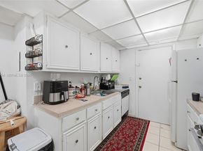 17901 NW 68th Ave R206, Hialeah FL 33015