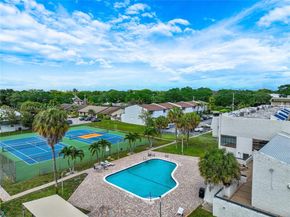 2548 N 38th Ave C23, Hollywood FL 33021