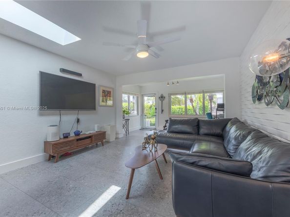 2245 Johnson St, Hollywood FL 33020