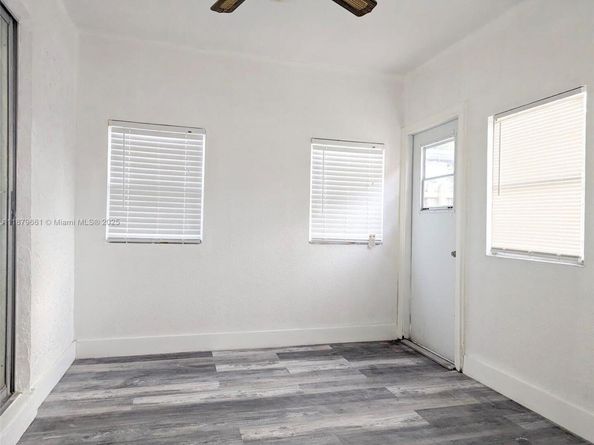 1190 NW 92nd Ave, Pembroke Pines FL 33024