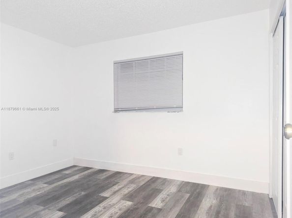 1190 NW 92nd Ave, Pembroke Pines FL 33024