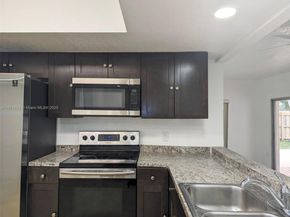 1190 NW 92nd Ave, Pembroke Pines FL 33024