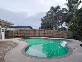 1190 NW 92nd Ave, Pembroke Pines FL 33024